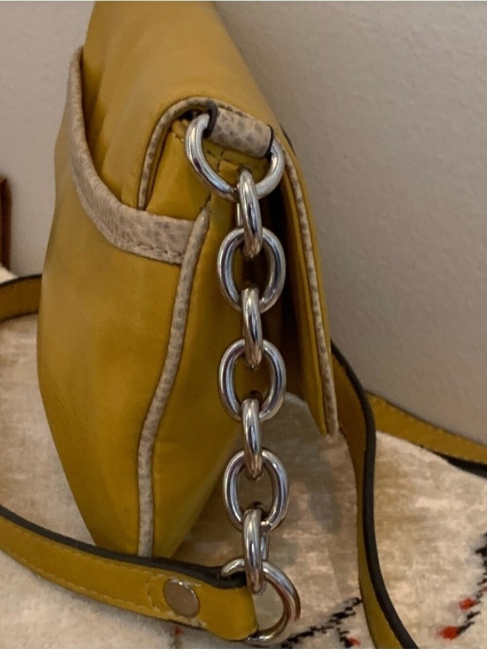 Kathy Van Zeeland Vintage Chain-Strap Crossbody Bag - Picture 5 of 10